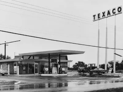 Andy's Texaco Opens